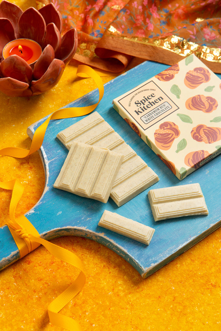 Cardamom Bun White Chocolate Bar
